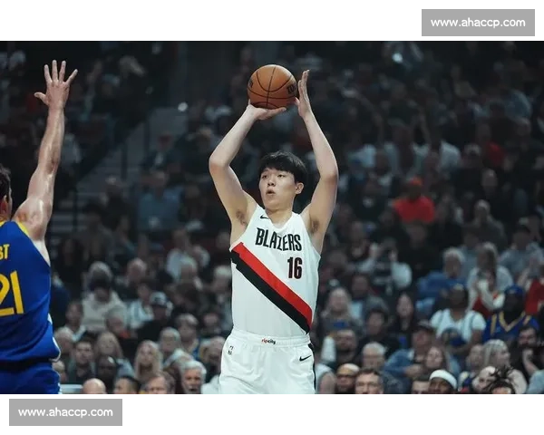 杨瀚森战快船 2 分 1 板引热议：刘维伟护徒，徐静雨呼吁给机会